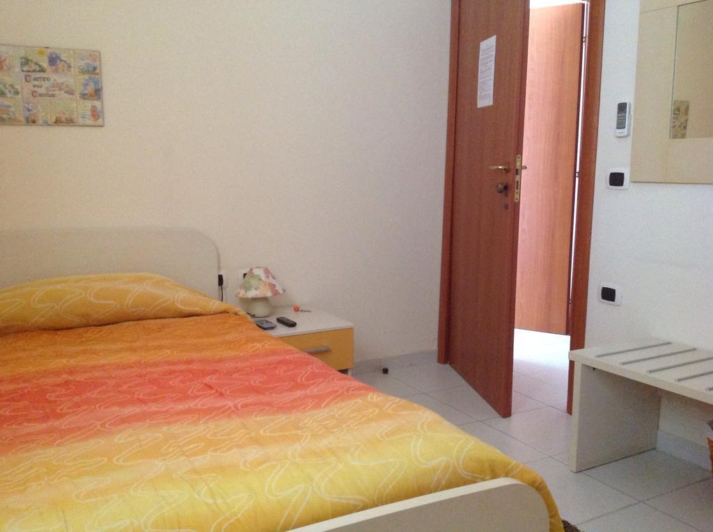 ג'ויה טאורו B&B Donna Nina חדר תמונה