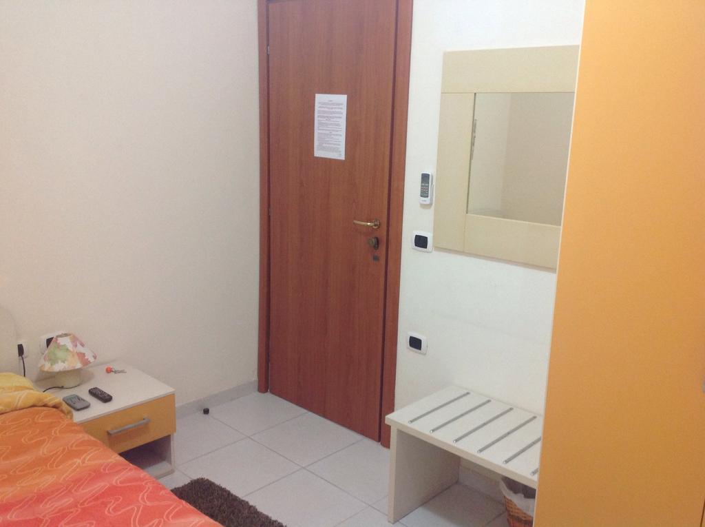 ג'ויה טאורו B&B Donna Nina חדר תמונה
